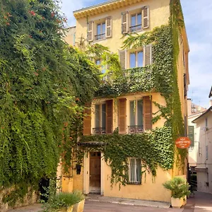 https://charming-house.fr-provencehotel.com